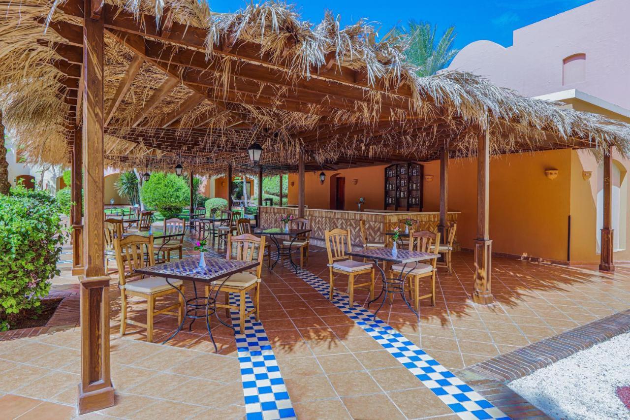 Jaz Makadi Saraya Resort Hurghada Exterior photo Restaurant at the hotel