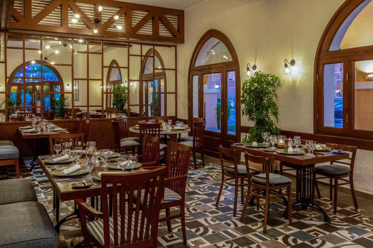 Jaz Makadi Saraya Resort Hurghada Exterior photo Restaurant interior