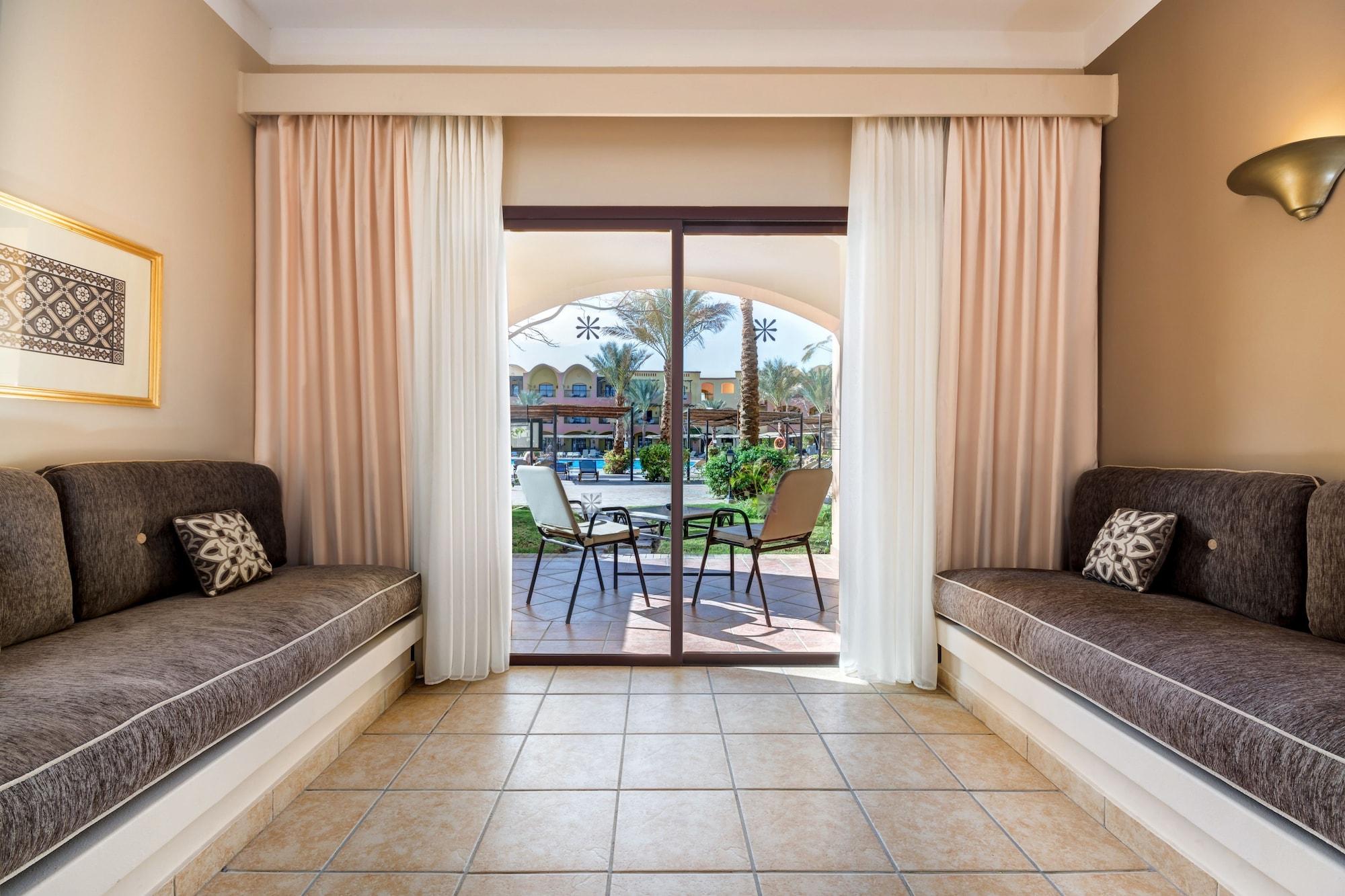Jaz Makadi Saraya Resort Hurghada Exterior photo A room at the Hilton Sharm El Sheikh Resort